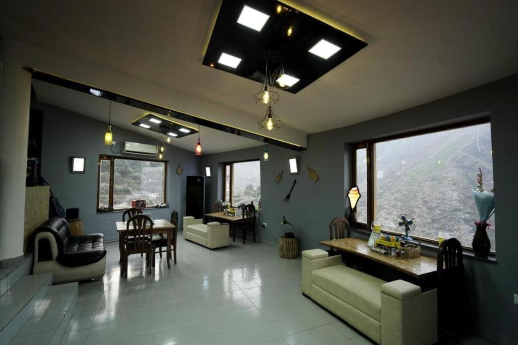 Icebergs Mussoorie - A Boutique Stay And 24 Hrs Roof Top Cafe 외부 사진