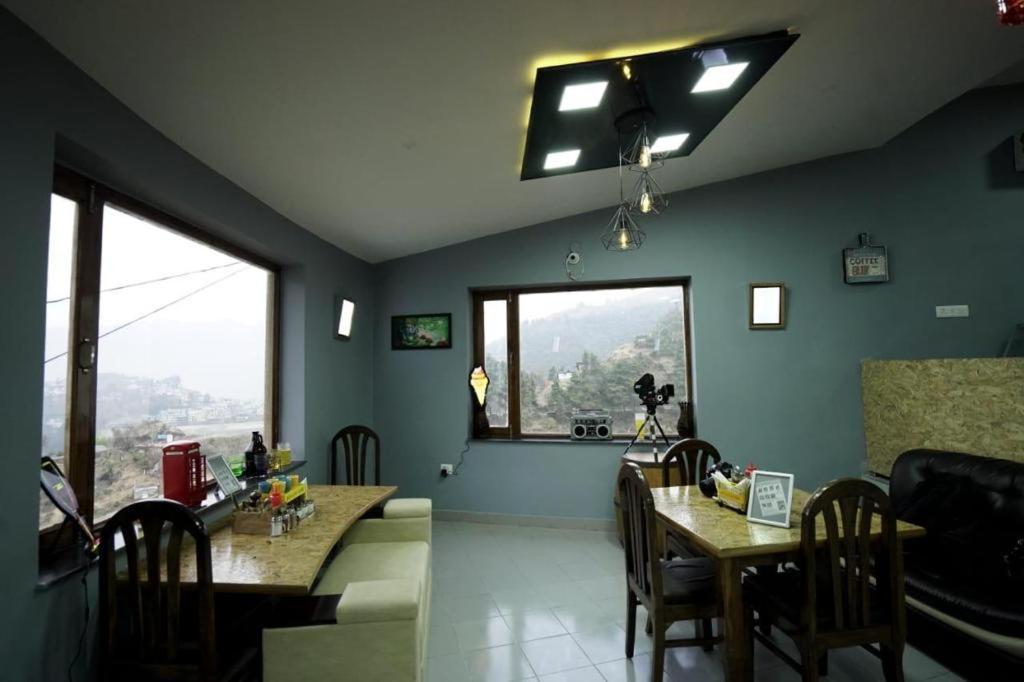 Icebergs Mussoorie - A Boutique Stay And 24 Hrs Roof Top Cafe 외부 사진