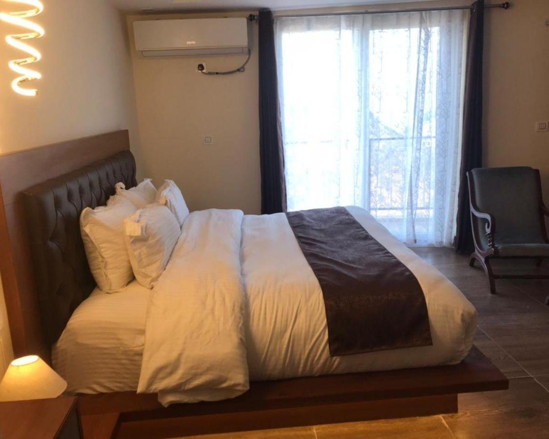 Icebergs Mussoorie - A Boutique Stay And 24 Hrs Roof Top Cafe 외부 사진