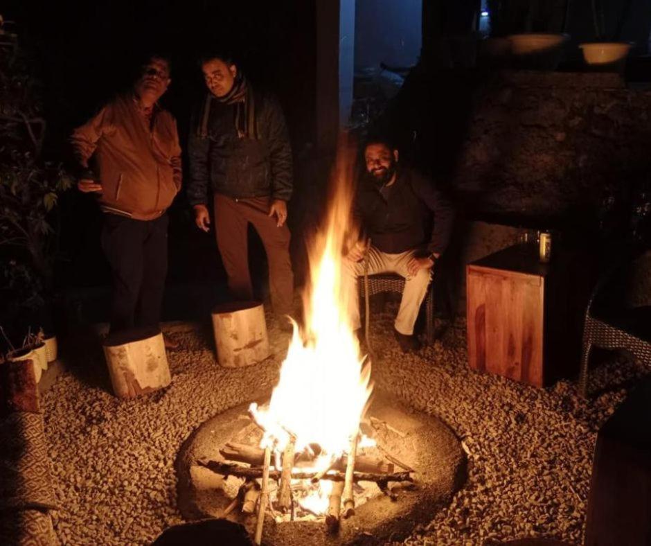 Icebergs Mussoorie - A Boutique Stay And 24 Hrs Roof Top Cafe 외부 사진