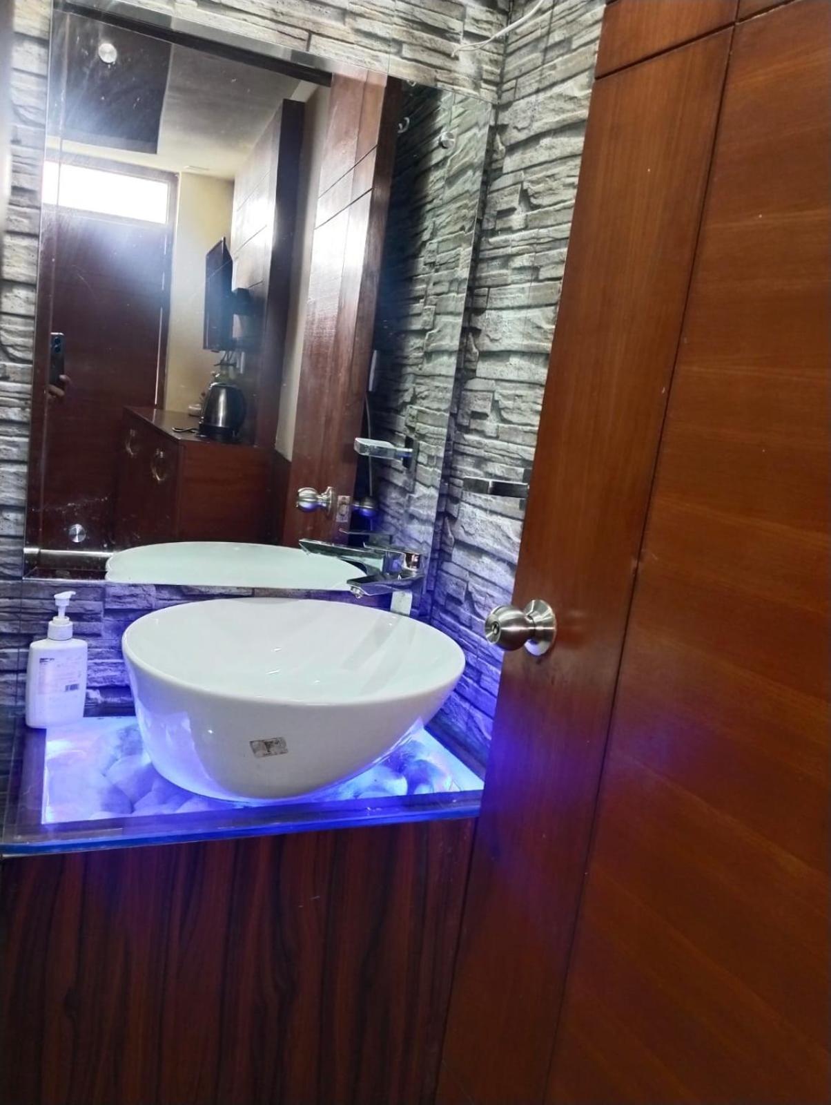 Icebergs Mussoorie - A Boutique Stay And 24 Hrs Roof Top Cafe 외부 사진