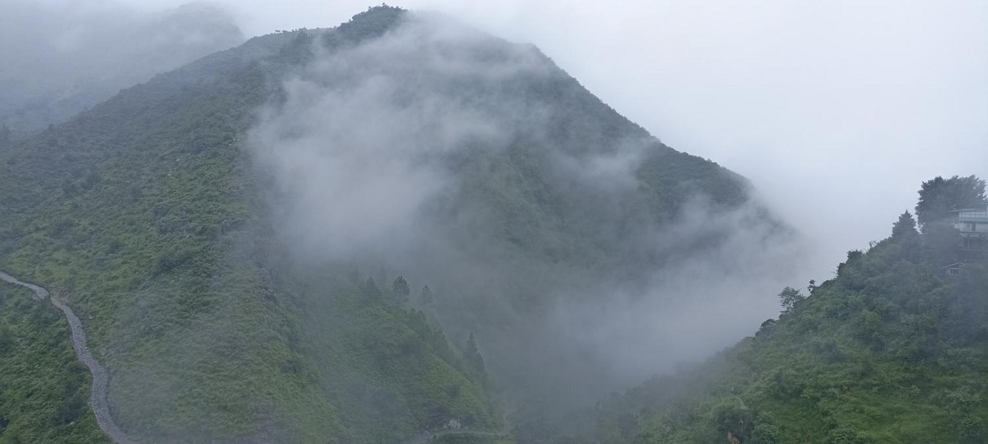 Icebergs Mussoorie - A Boutique Stay And 24 Hrs Roof Top Cafe 외부 사진