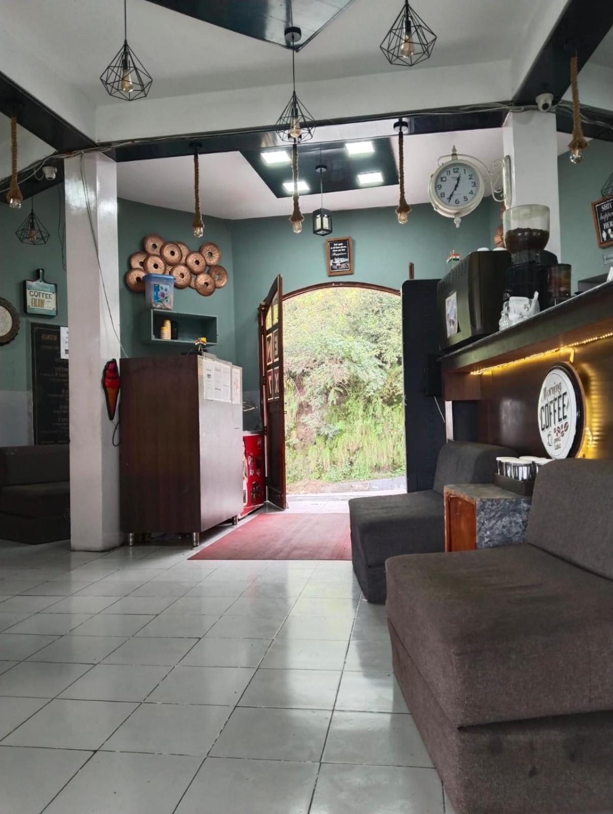Icebergs Mussoorie - A Boutique Stay And 24 Hrs Roof Top Cafe 외부 사진