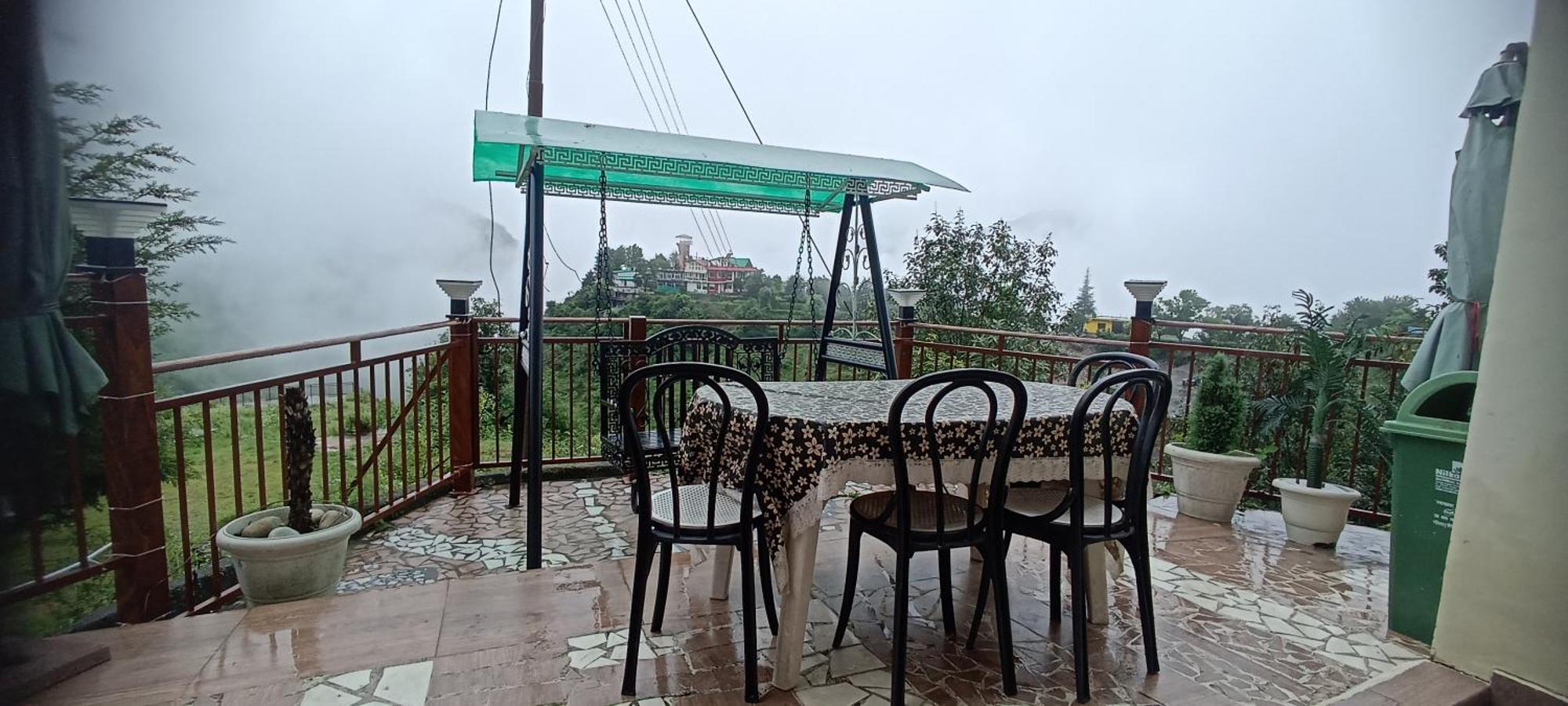 Icebergs Mussoorie - A Boutique Stay And 24 Hrs Roof Top Cafe 외부 사진