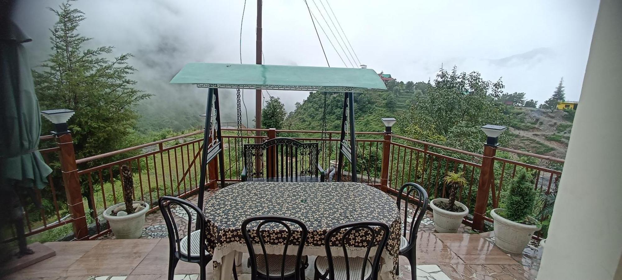 Icebergs Mussoorie - A Boutique Stay And 24 Hrs Roof Top Cafe 외부 사진