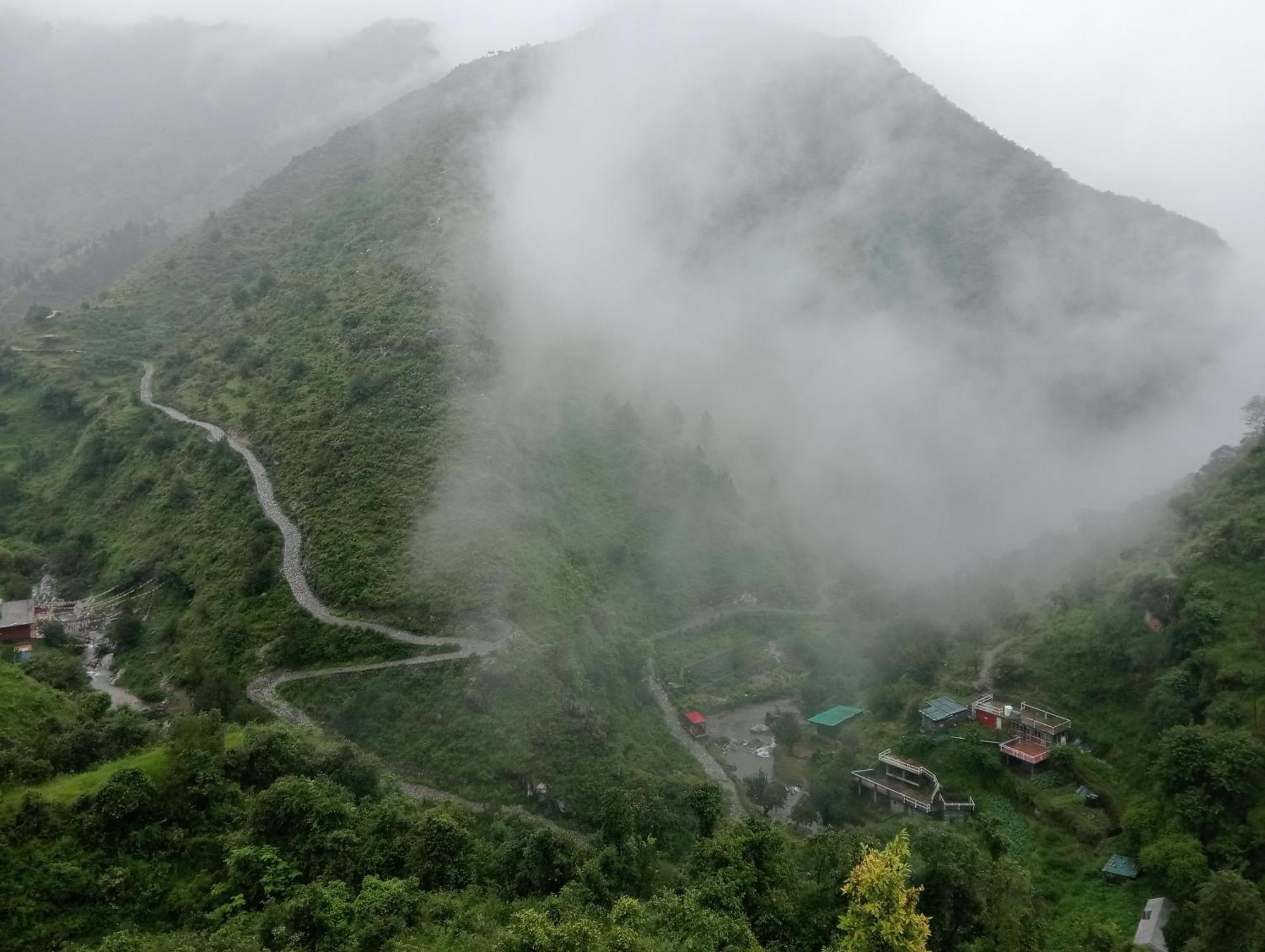 Icebergs Mussoorie - A Boutique Stay And 24 Hrs Roof Top Cafe 외부 사진