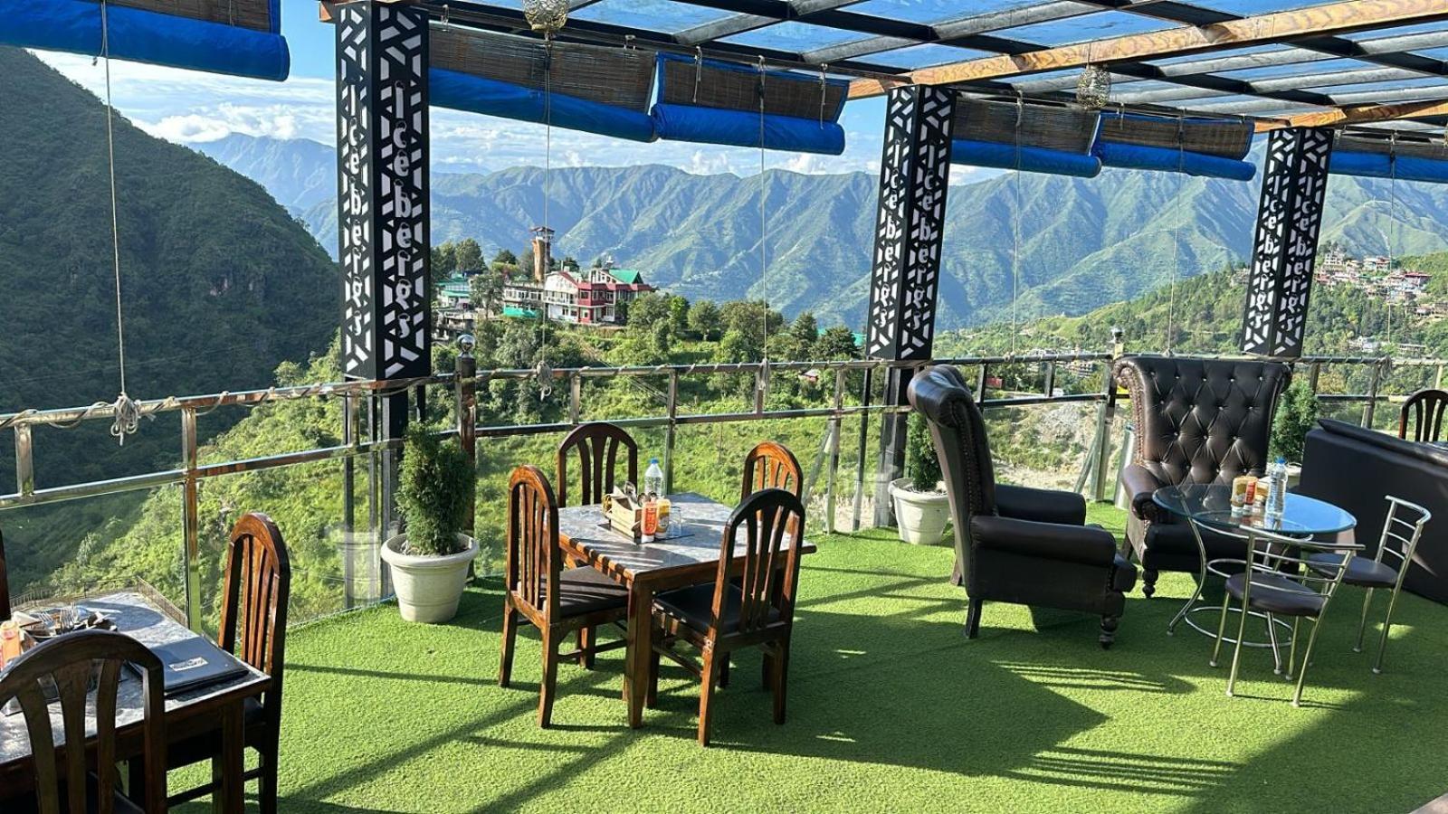 Icebergs Mussoorie - A Boutique Stay And 24 Hrs Roof Top Cafe 외부 사진
