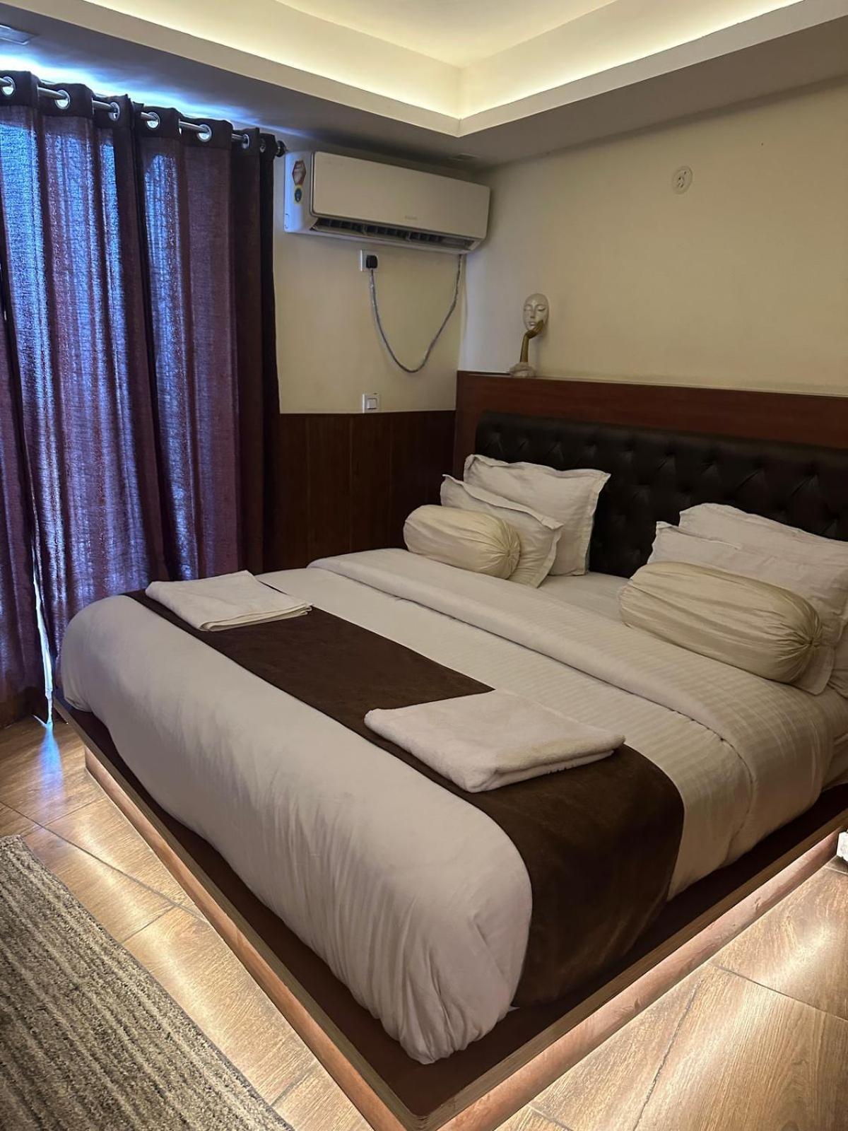 Icebergs Mussoorie - A Boutique Stay And 24 Hrs Roof Top Cafe 외부 사진